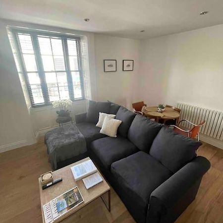 Abergavenny Center 2-Bed Flat Apartamento Exterior foto