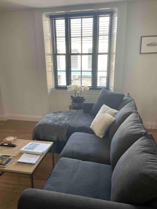 Abergavenny Center 2-Bed Flat Apartamento Exterior foto