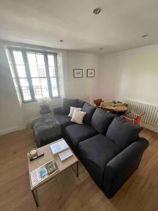 Abergavenny Center 2-Bed Flat Apartamento Exterior foto