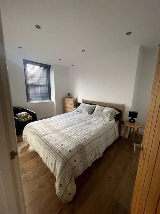 Abergavenny Center 2-Bed Flat Apartamento Exterior foto