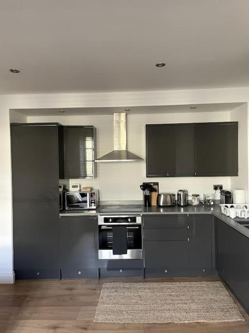 Abergavenny Center 2-Bed Flat Apartamento Exterior foto